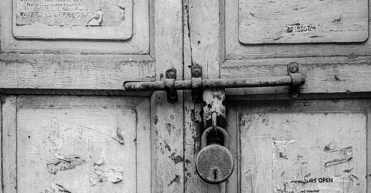 front door lock key — Pleasantville Locksmith